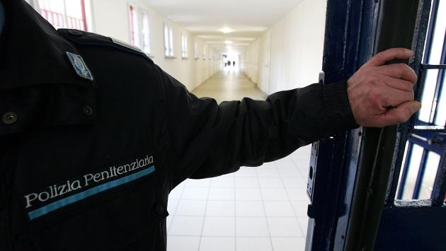 Arrestati 11 agenti penitenziari di Trapani, 14 sospesi. Accude di concorso in tortura, abuso d'autorità e falso