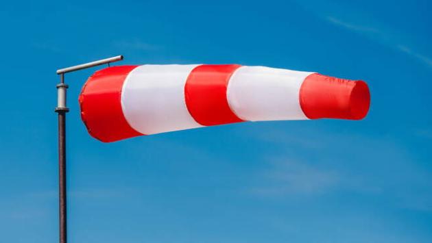 Lunedì con allerta per vento anche nel Parmense: previste raffiche oltre gli 80 km/h