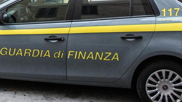 Prodotti Apple contraffatti: sequestro da 25.000 euro a Parma, Modena, Reggio e Bologna