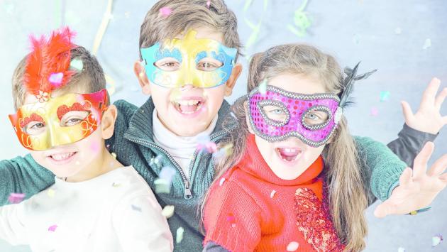 Sfilate, feste e concorsi: l'agenda di una domenica a tutte maschere e coriandoli