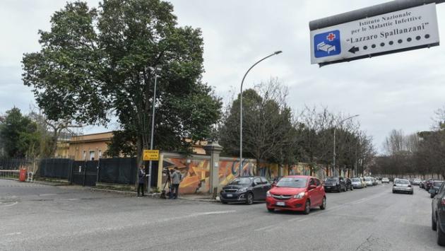 Coronavirus, donna cinese allo Spallanzani in netto miglioramento
