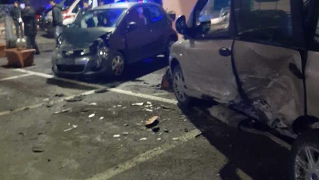 Scontro tra due auto a Carzeto: due feriti
