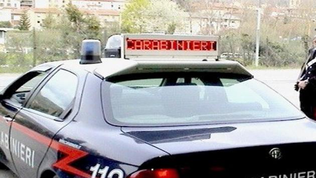 Prende a calci e pugni i carabinieri a un controllo: fermato un nigeriano