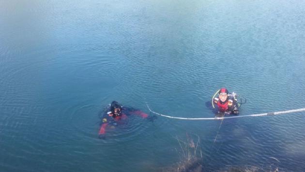 Versilia, pesca in mare delle anfore romane e le ributta in acqua 