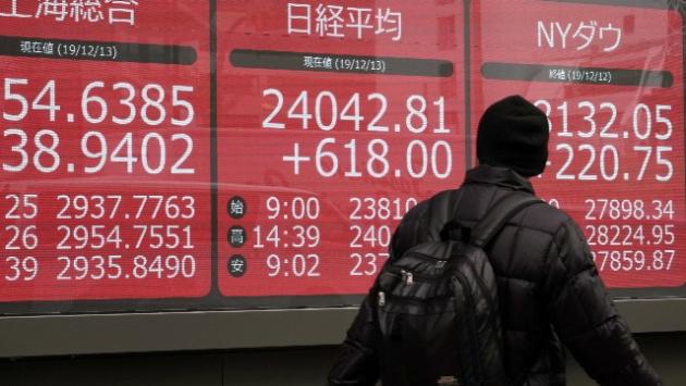 Borsa: Asia chiude in profondo rosso, crolla Tokyo 