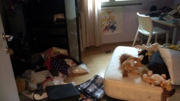 Escono a cena, e i ladri svuotano la loro casa