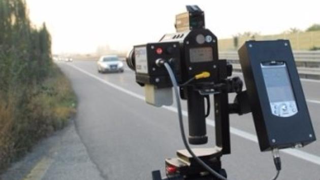 Pizzicato a 175 km/h  in città a Torino. Record cittadino e multa salata