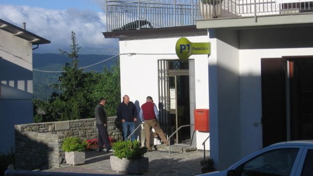 'L'ufficio postale è chiuso: come fanno gli anziani?'