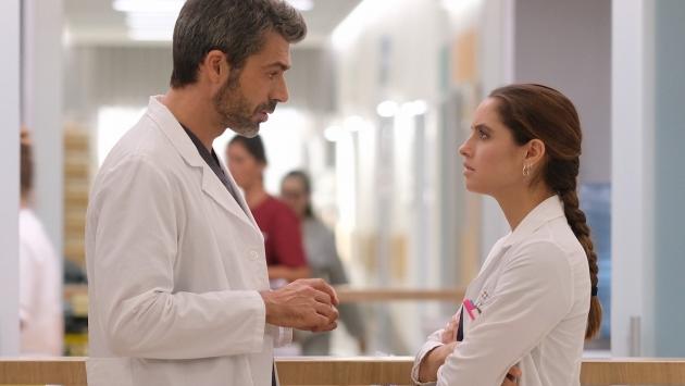Argentero: «Il camice del medico? È una divisa»