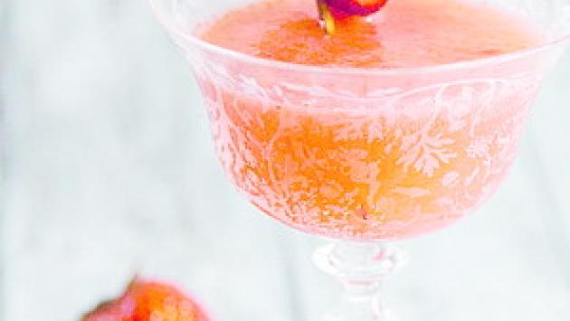 Fragola regina di questo cocktail fresco e semplice