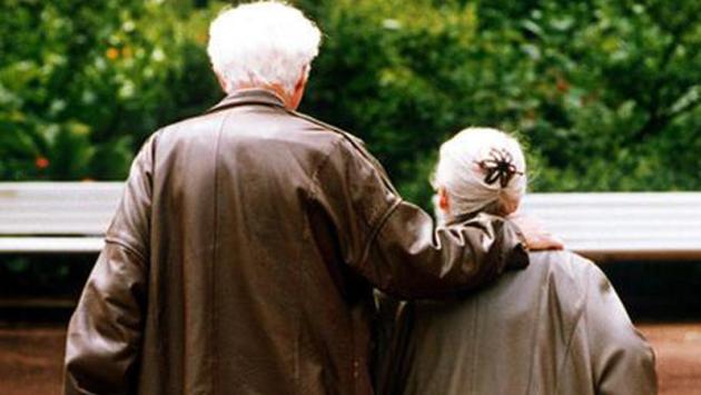 Due cuori e una stanza d'ospedale: anziani salvi insieme  a Chieti