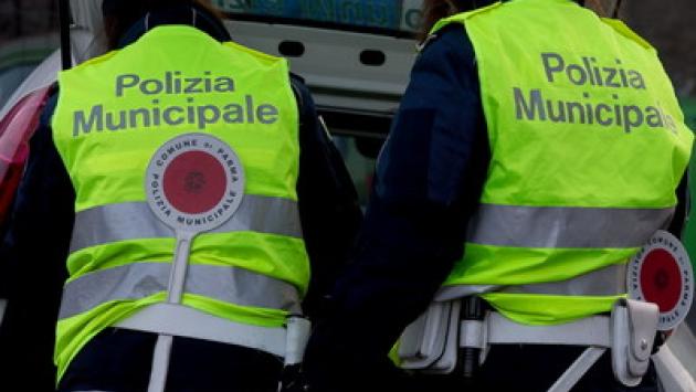Folle fuga dai controlli anti-Covid: inseguito sull'argine di Mezzano Rondani e bloccato