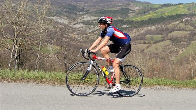 I cicloamatori scalpitano sui social, ma ci vuole prudenza