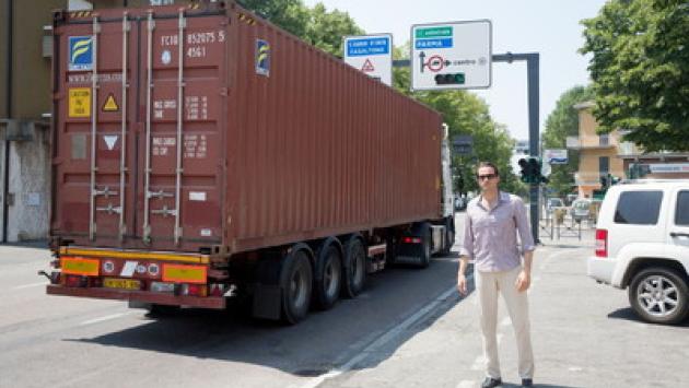 «I rifiuti di Reggio? Da via Mantova non li farò passare»