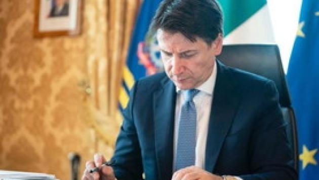 Conte firma il decreto sulle riaperture, inizia la 'nuova' fase 2