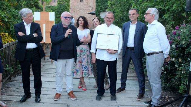 Spigaroli e il suo libro: «La famiglia, la cucina, la mia terra, la vita»