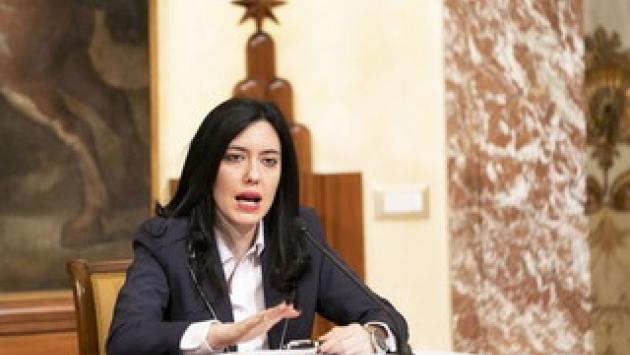 Scuola, Azzolina firma il decreto per la stabilizzazione di 4.500 precari