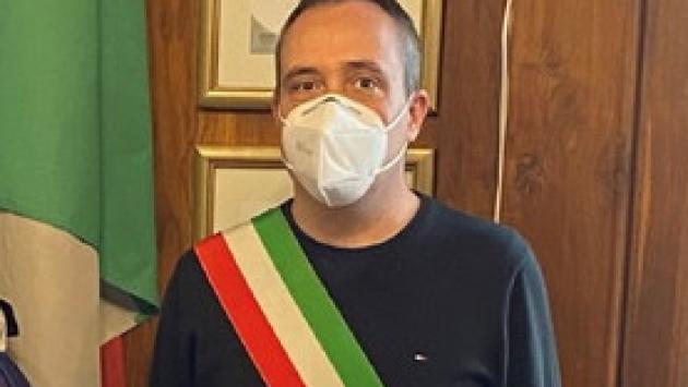 La rabbia di Massari: «Tutti insieme all'aperitivo come se nulla fosse»