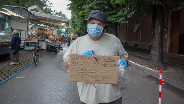 Fase 2: viaggio nei mercati rionali, scaglionati tra le bancarelle