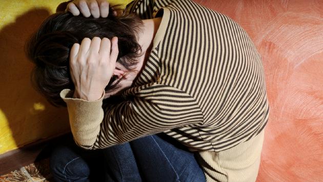 Botte alla moglie e liti continue con i vicini: condannato a 2 anni