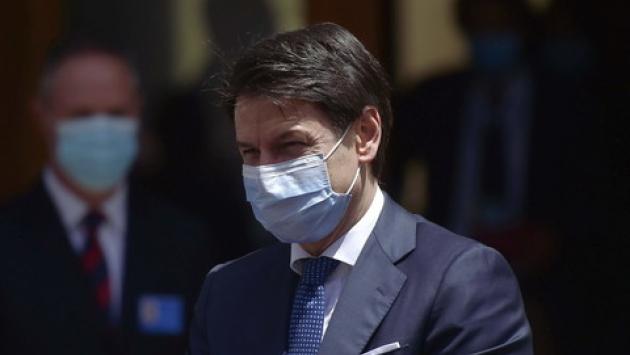 Manca un'alternativa: e a Conte conviene 
