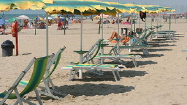  Rimini vara l'ordinanza per le spiagge: saranno aperte fino alle 22