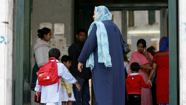 «Cittadinanza onoraria ai minori nati qui». Divide la proposta dei Giovani Dem