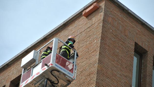 Sorbolo, tre nidi artificiali per i rondoni sulla caserma dei carabinieri