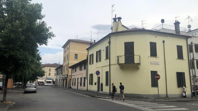 «Quell'uomo mi ha puntato una siringa alla gola»