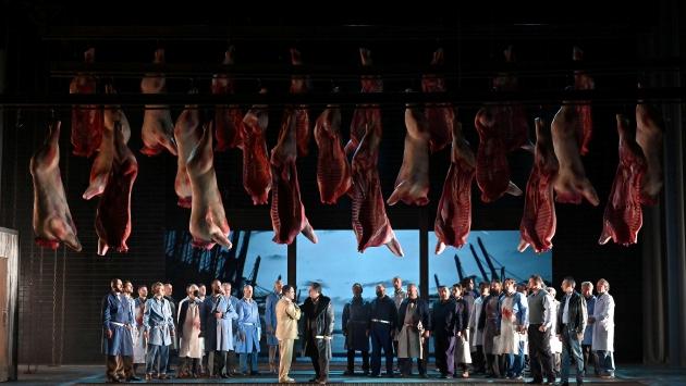 «Simon Boccanegra»: applausi a i cantanti, «buu» alla regista