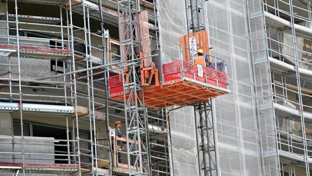 Dal «cappotto» alle tende: ecco le regole per tagliare la bolletta