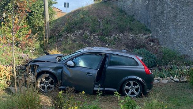 Auto vola giù dal ponte di Sivizzano