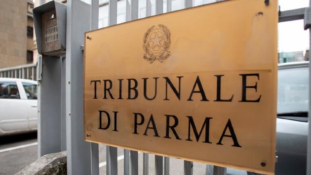 Festa con spari dal balcone durante il lockdown: condannato un 57enne