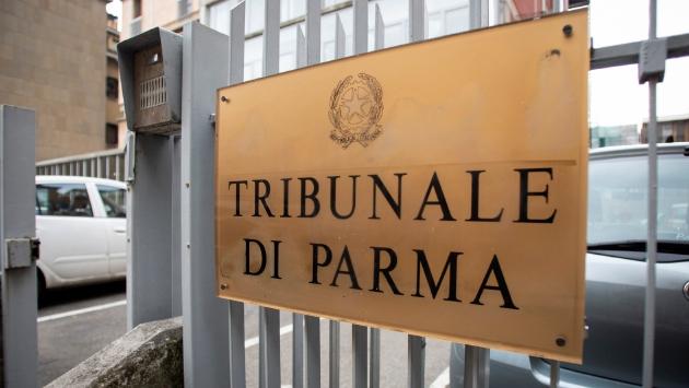 Aggredì un 27enne e i poliziotti, 19enne afgano condannato