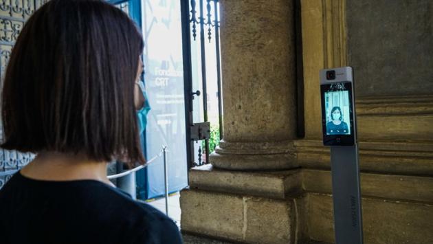 Mascherine gratuite alle famiglie in difficoltà e saturimetri e termoscanner ai Centri per le famiglie