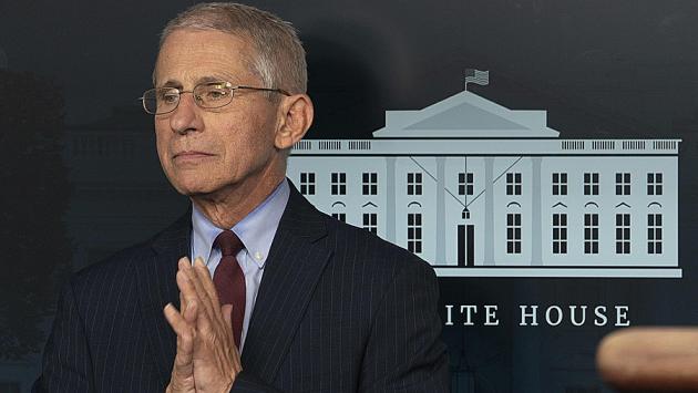 Fauci: 'Future infezioni inevitabili: servono test. Niente normalità almeno per un anno'