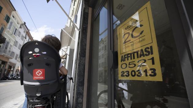 Commercio in crisi: oltre venti negozi chiusi