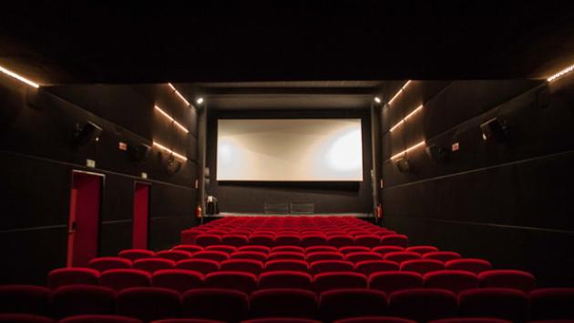 Cinema e teatro: ammessi più spettatori (200 al chiuso)