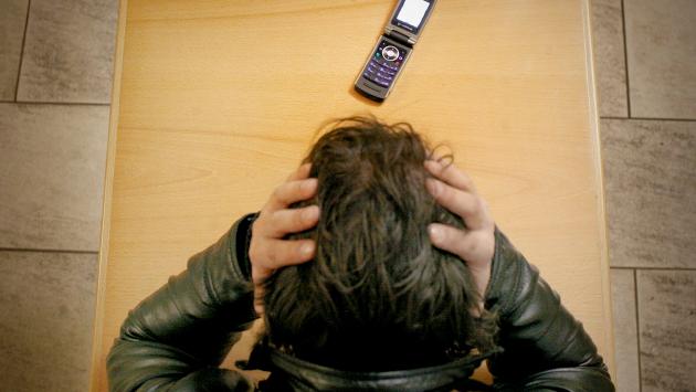 Scopre il vero nome del suo stalker dopo la denuncia. E lui patteggia 8 mesi