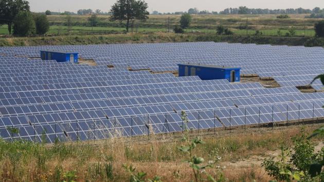 Incredibile: il Comune dovrà pagare le tasse sugli extraprofitti dal fotovoltaico
