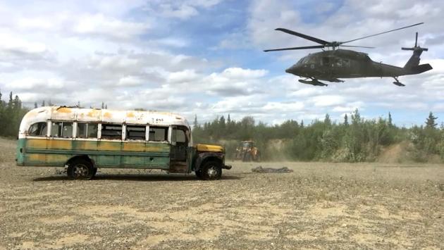 Via il bus di 'Into the Wild' in Alaska, "Era un pericolo"