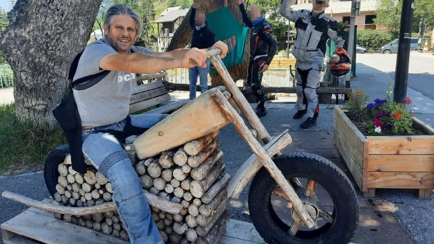 Simone Bocchia, artigiano edile, abitava a Sissa. La moglie: «Le moto? La sua grande passione»
