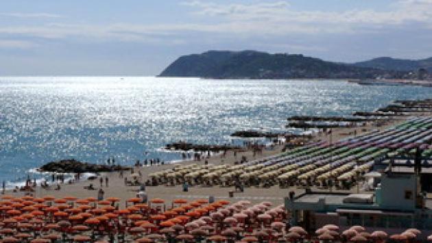 Perseguita l'ex compagna, 24enne reggiano arrestato in Riviera