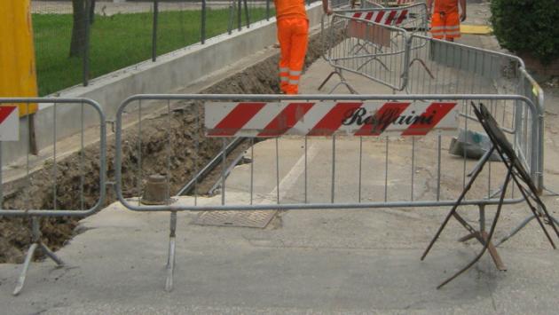 Riqualificazione servizi gas, luce ed acqua: ecco il lungo cantiere (a tappe) in via Trieste