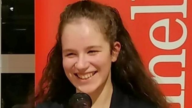 La 15enne parmigiana Elena Mora in semifinale al Campiello