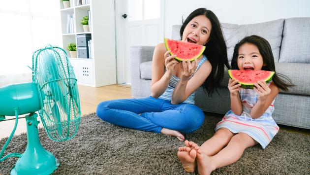 Soffri il caldo? Dal cibo agli abiti. Ecco i consigli utili per vincerlo