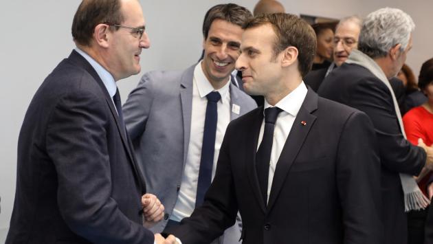 Macron sacrifica il premier troppo bravo