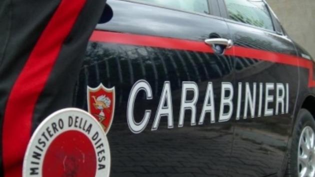 Vende on line scarpe  firmate ma è una truffa: denunciato dai carabinieri