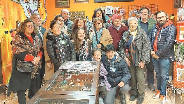 Zampette per strada: il gruppo dei volontari dell'associazione 