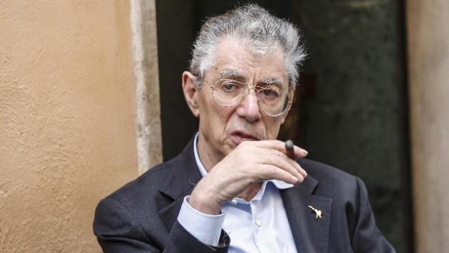 Umberto Bossi  ricoverato in ospedale a Varese, non è grave